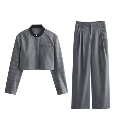 Ensemble veste courte ample et pantalon taille haute